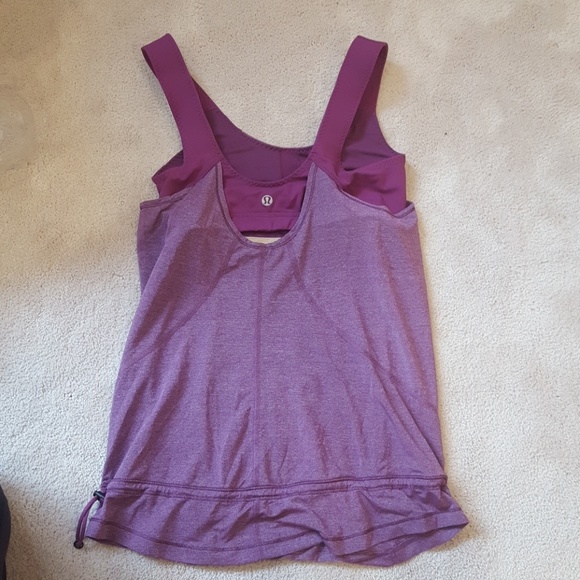 Lululemon AdjustableTop with Built in Bra - Picture 6 of 8